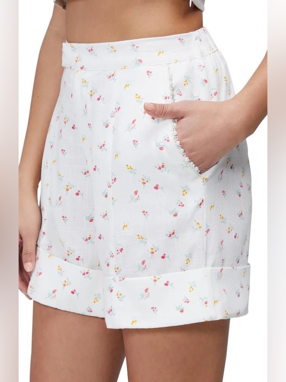 NWT Wildfox White Floral Linen Blend Shorts Pearl Trim Relaxed Summer Bottoms